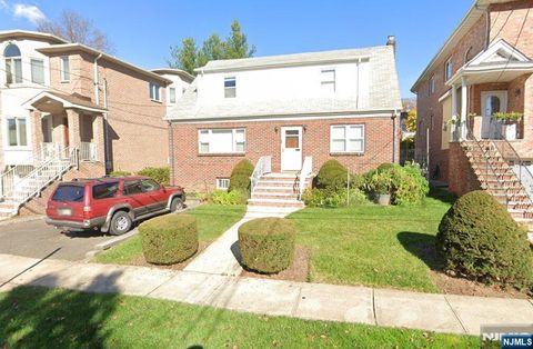 Photo of 317 Harriet Ave #UPSTAIRS, Palisades Park, NJ 07650 (MLS # 26007186)