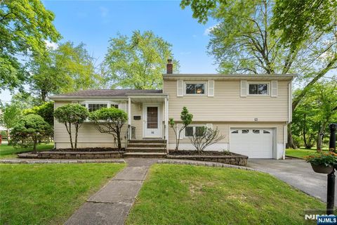 62 Asmus Road Closter NJ 07624