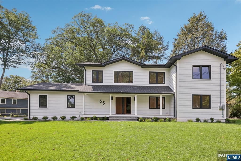 Photo of 65 New Street, Allendale, NJ 07401 (MLS # 25035347)
