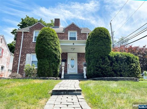 Photo of 4 Oak, Cresskill, NJ 07626 (MLS # 26015488)