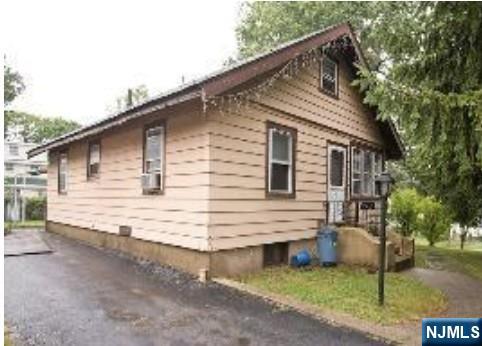 Rental Property at 102 Walter Ave, Hasbrouck Heights, New Jersey - Bedrooms: 2 
Bathrooms: 1 
Rooms: 5  - $3,000 MO.