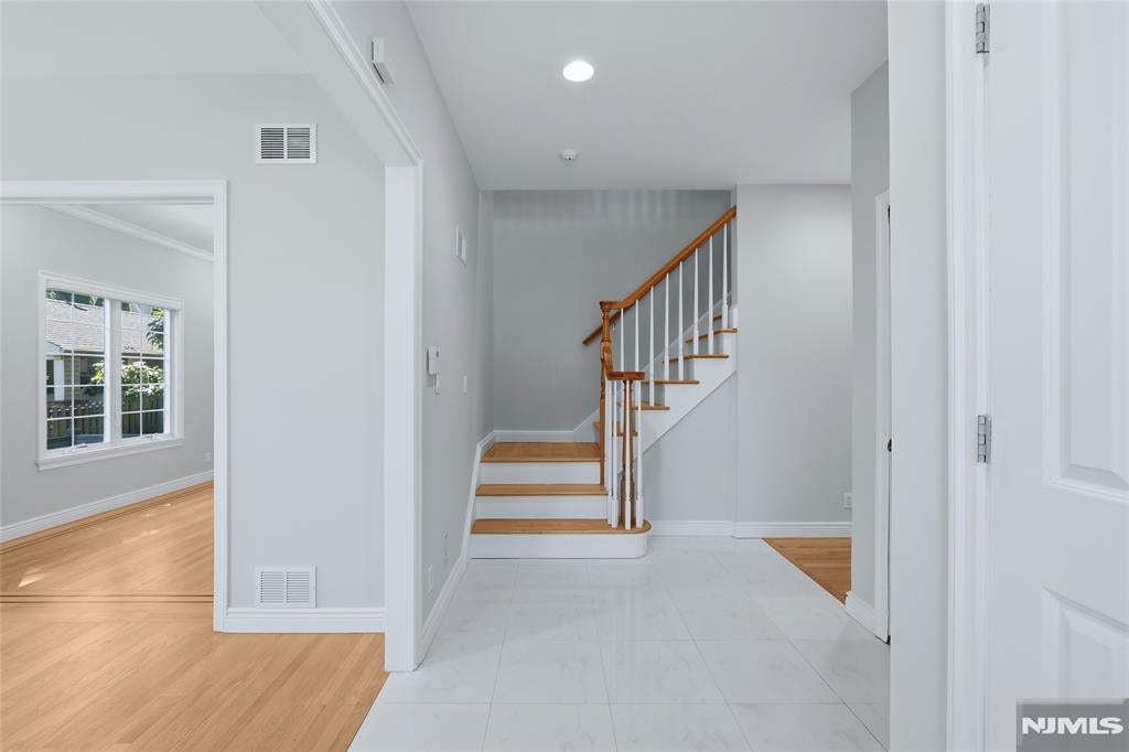 137 6th Street