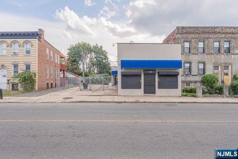 123 Tremont Avenue East Orange NJ 07018
