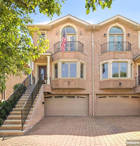 Photo of 90 Washington Avenue #C0090, Cliffside Park, NJ 07010 (MLS # 26020897)