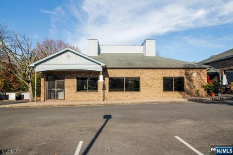 Photo of 426450 Ridgedale Avenue, East Hanover Township, NJ 07936 (MLS # 25016374)