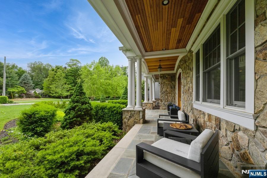 3 Bridle Way