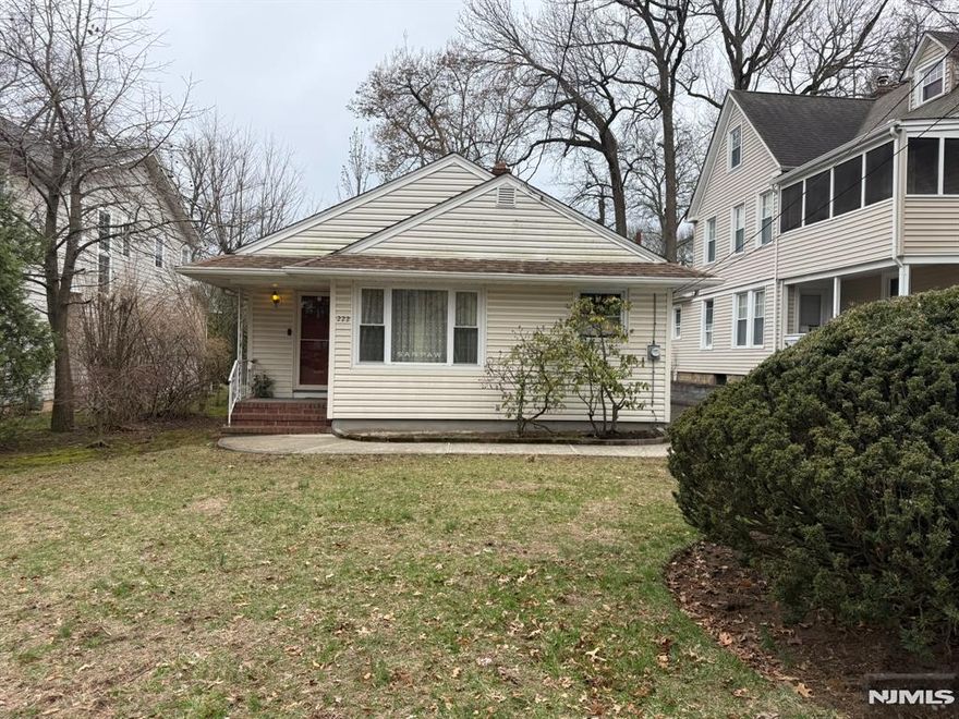 This immaculate 3-bedroom ranch house has a newer kitchen and bathroom. You can walk to everything! Near schools, transportation, and shopping. Tenant is responsible for lawn maintenance and snow removal. Tenant insurance is required, and the tenant is responsible for the first $150.00 repairs. Credit check through NTN.