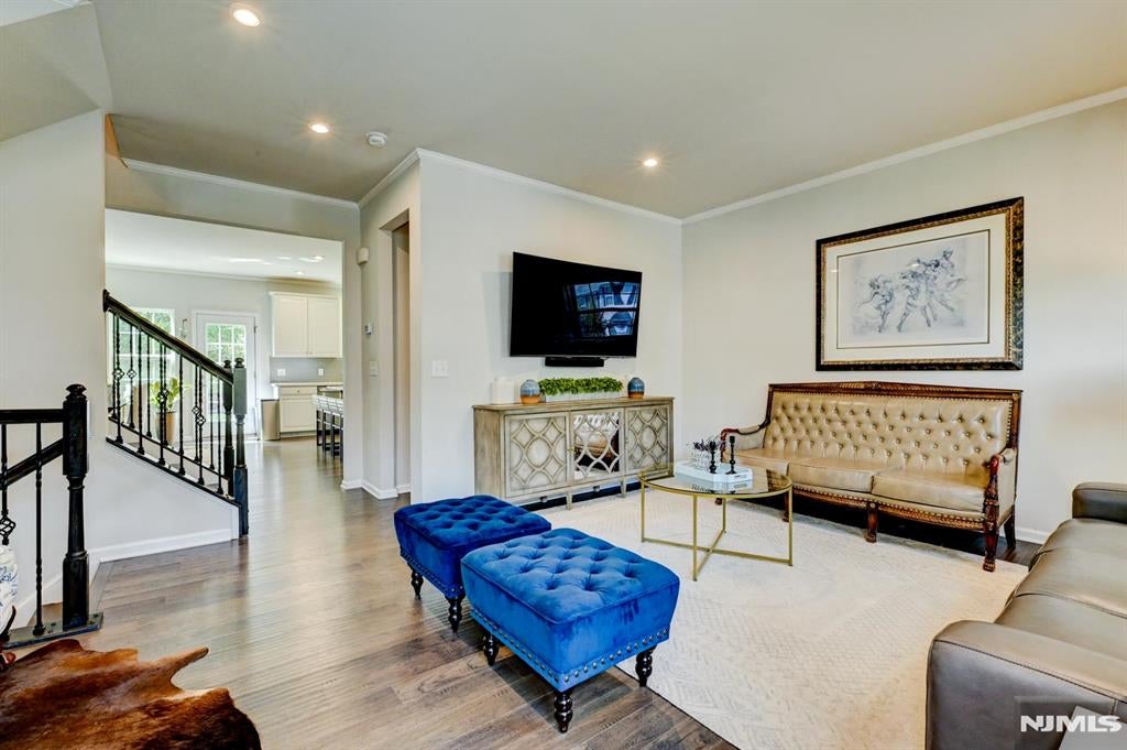 4 Woodland Way 2