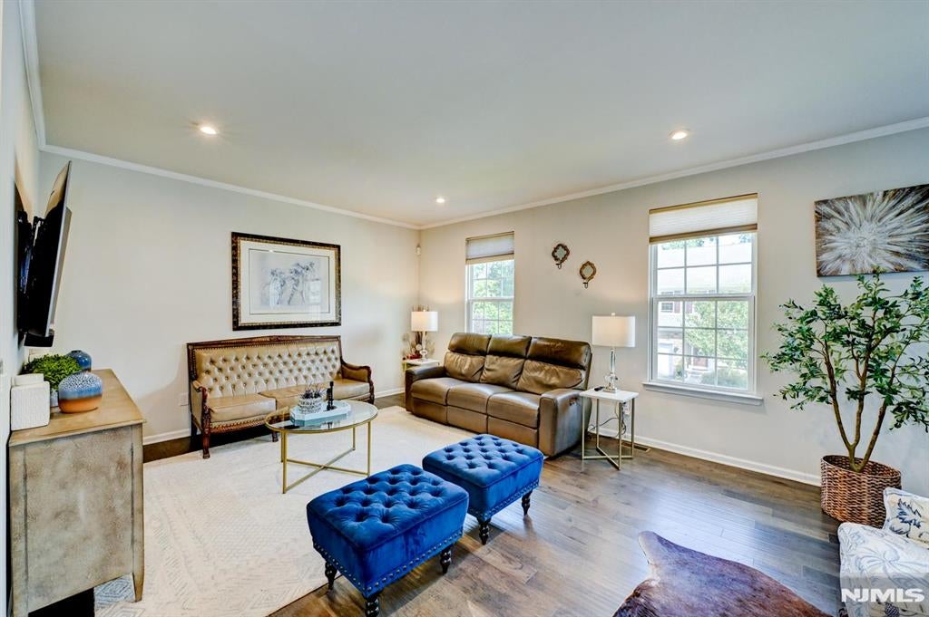 4 Woodland Way 2