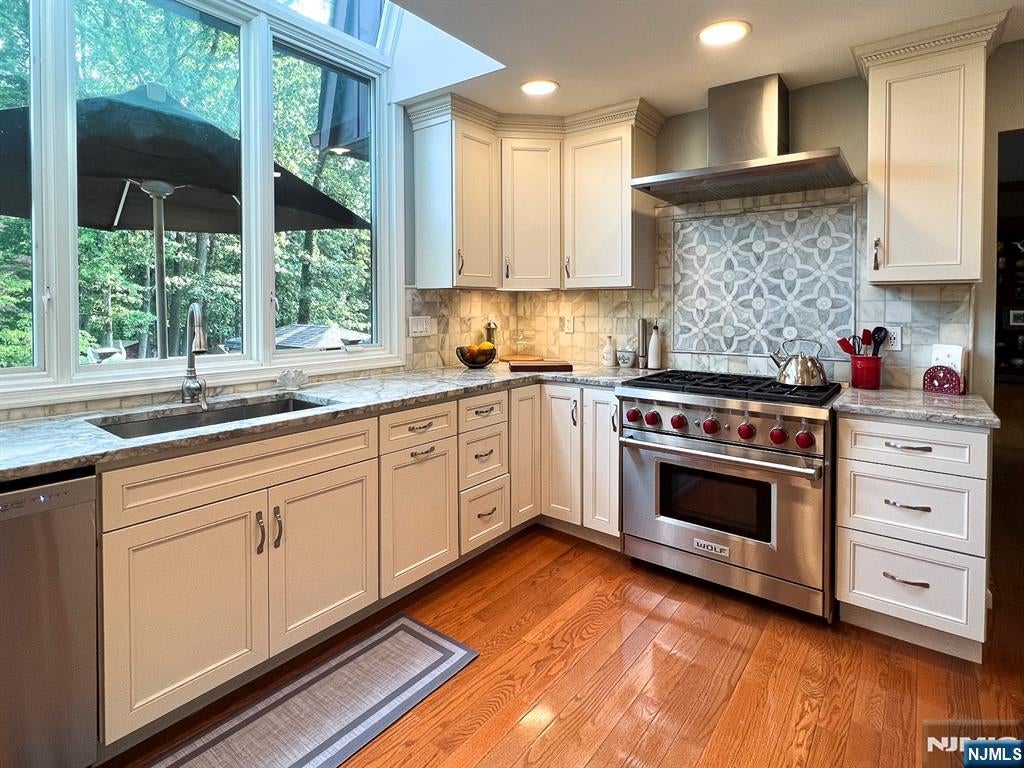 203 Harwood Place