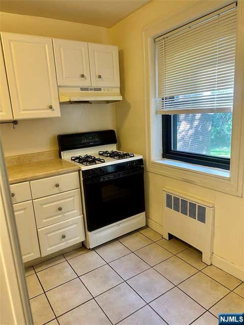 Photo of 2329 Hudson TER #B15, Fort Lee, NJ 07024 (MLS # 26020490)