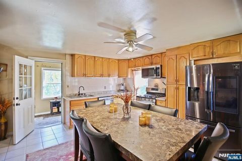 369 Queens Court Ridgewood NJ 07450