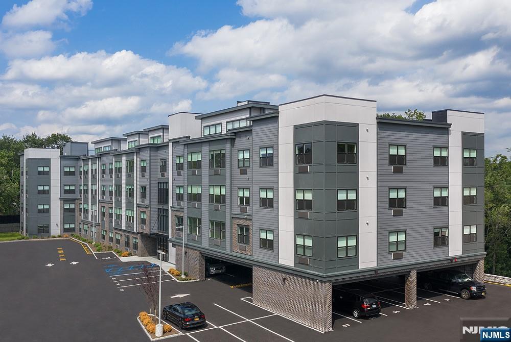 15 W Johnson Avenue 410