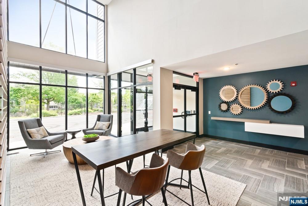 15 W Johnson Avenue 410