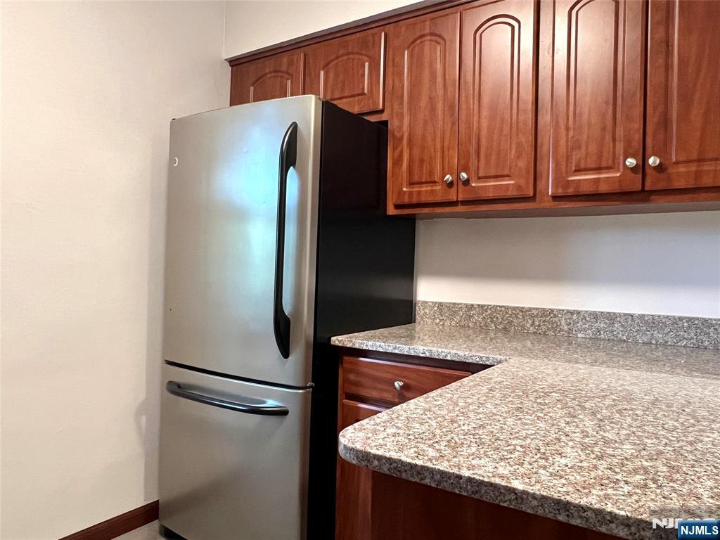 8300 Boulevard East 4G
