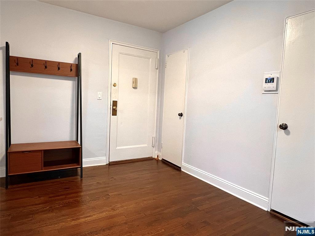 8300 Boulevard East 4G
