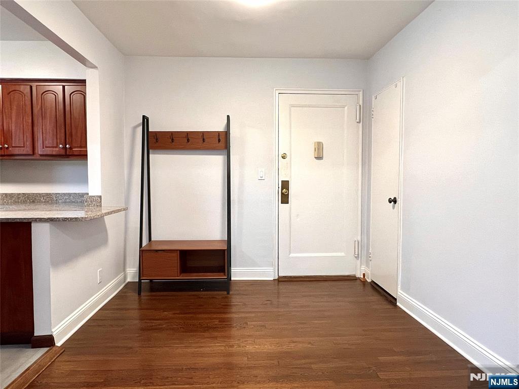 8300 Boulevard East 4G