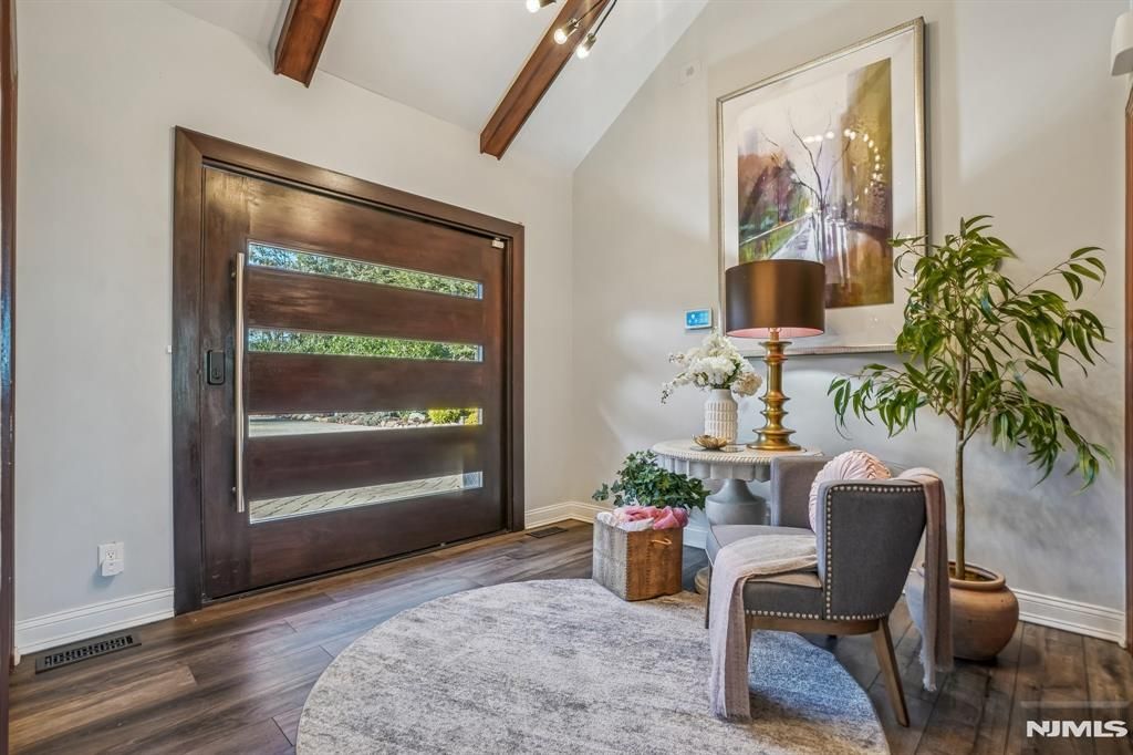 Photo of 18 Fairview Drive, North Caldwell, NJ 07006 (MLS # 25039732)