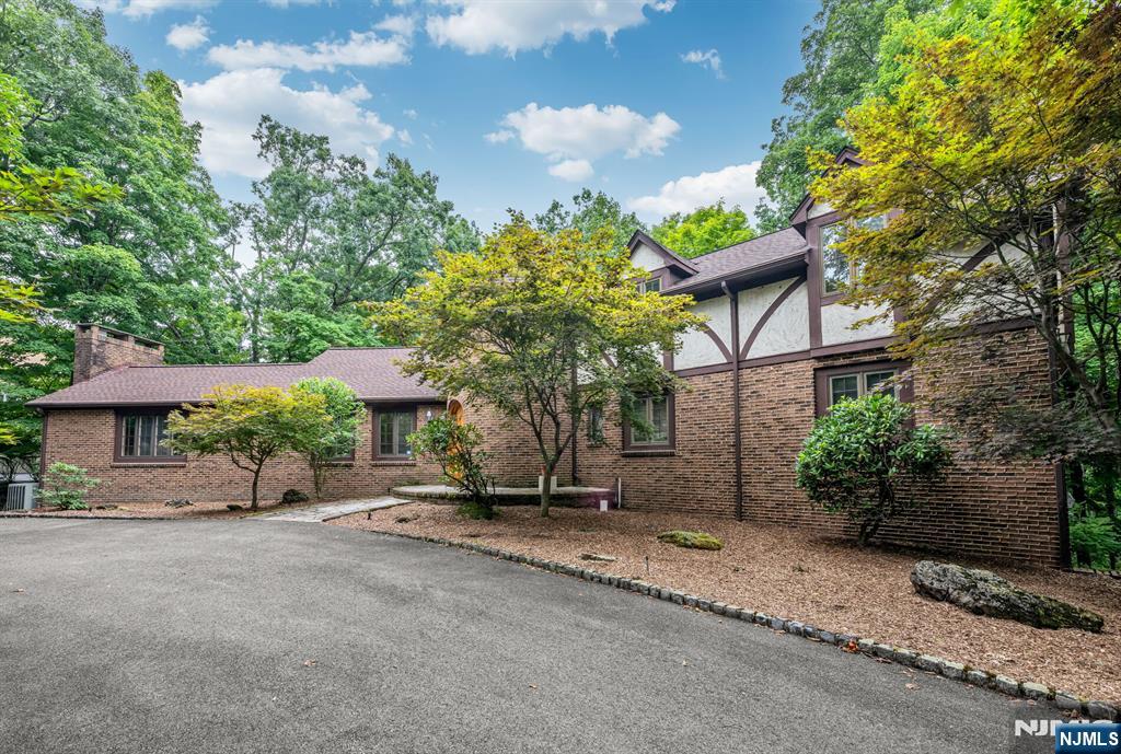 100 Cheyenne Way