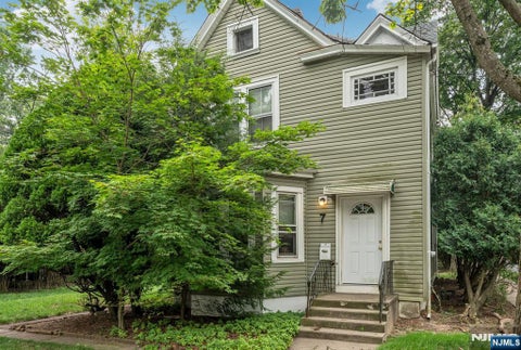 Photo of 7 Hardenburgh Avenue, Demarest, NJ 07627 (MLS # 26026332)