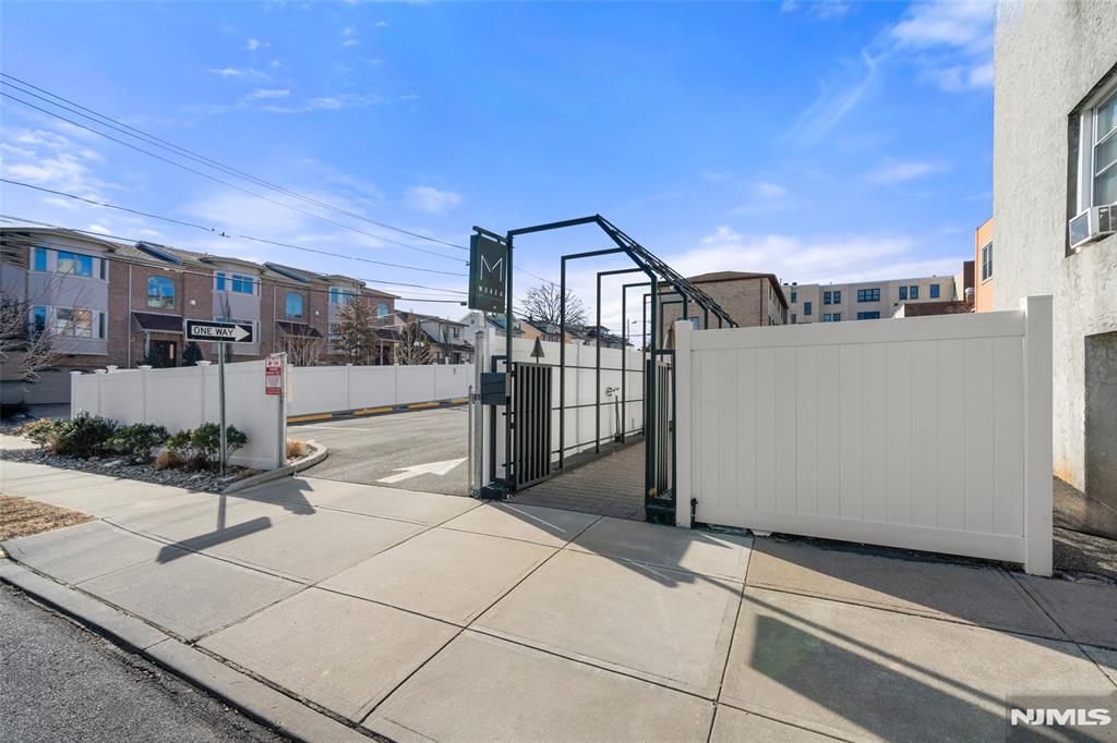 526 Anderson Avenue