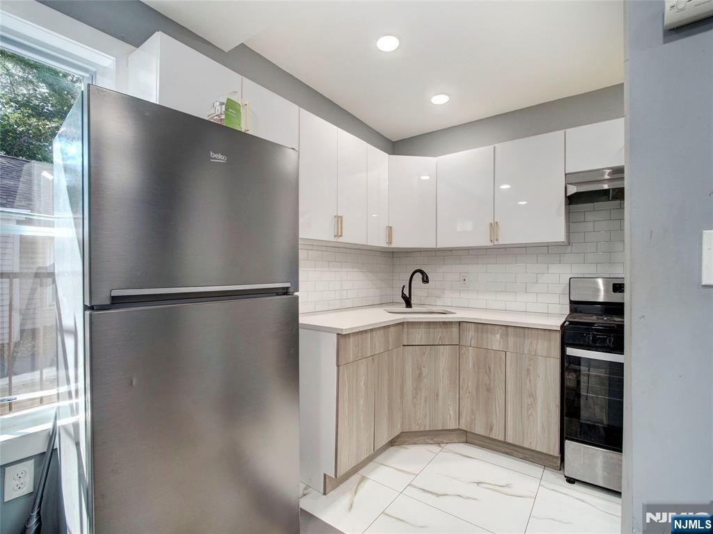 67 9th Avenue