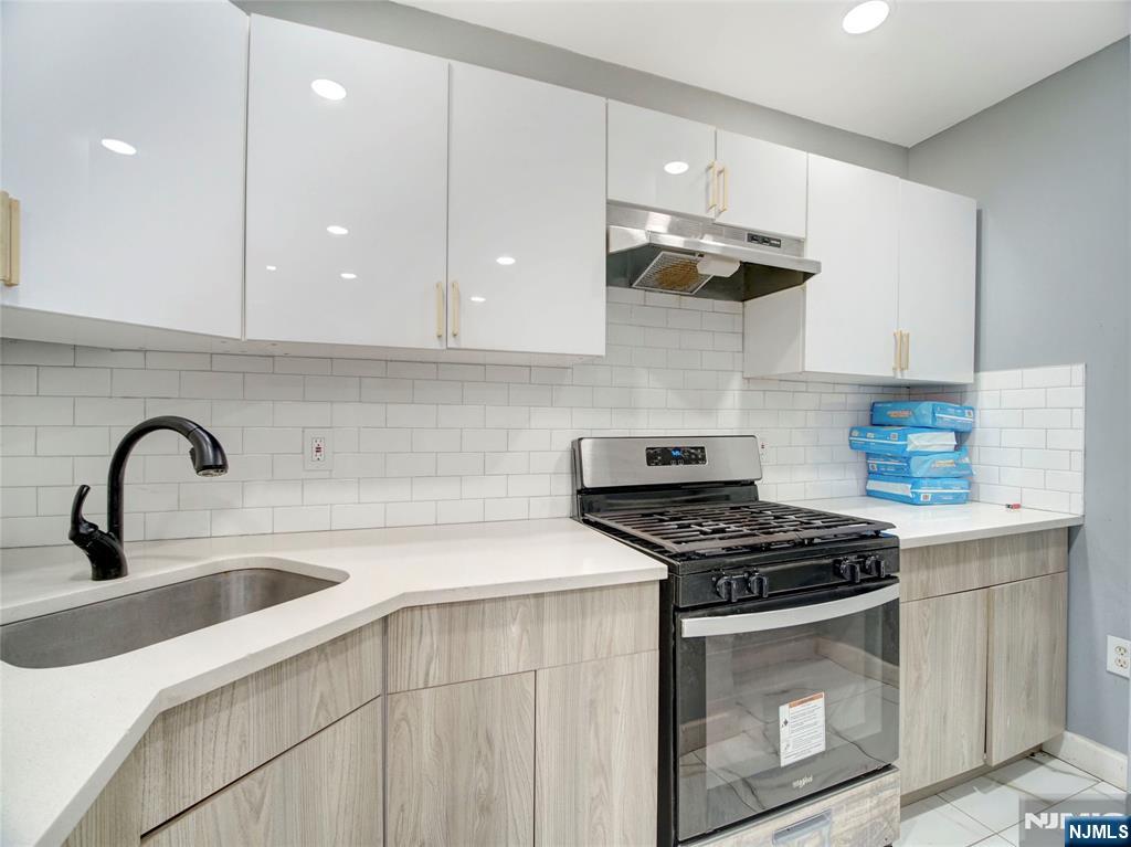 67 9th Avenue