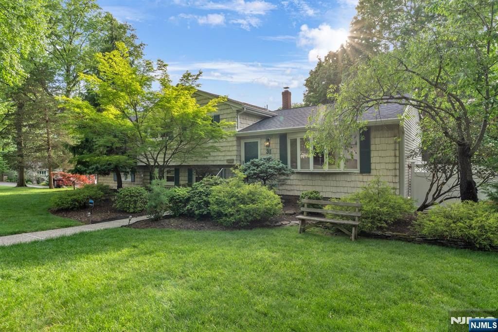 Photo of 31 Monhegan Avenue, Wayne, NJ 07470 (MLS # 26019895)