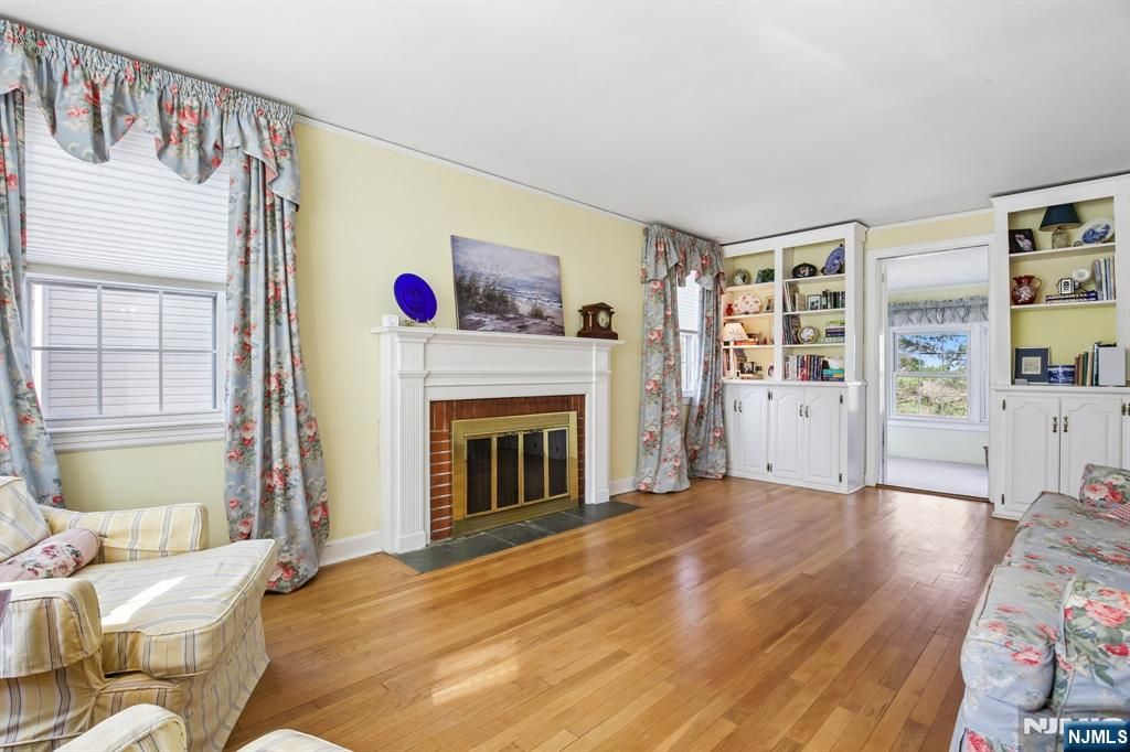 Photo of 33 Coolidge Avenue, Caldwell, NJ 07006 (MLS # 26006219)