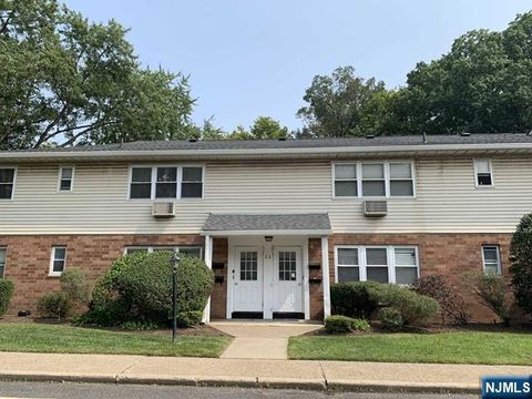 Photo of 26 Lakeview Ave #D, Leonia, NJ 07605 (MLS # 26002495)