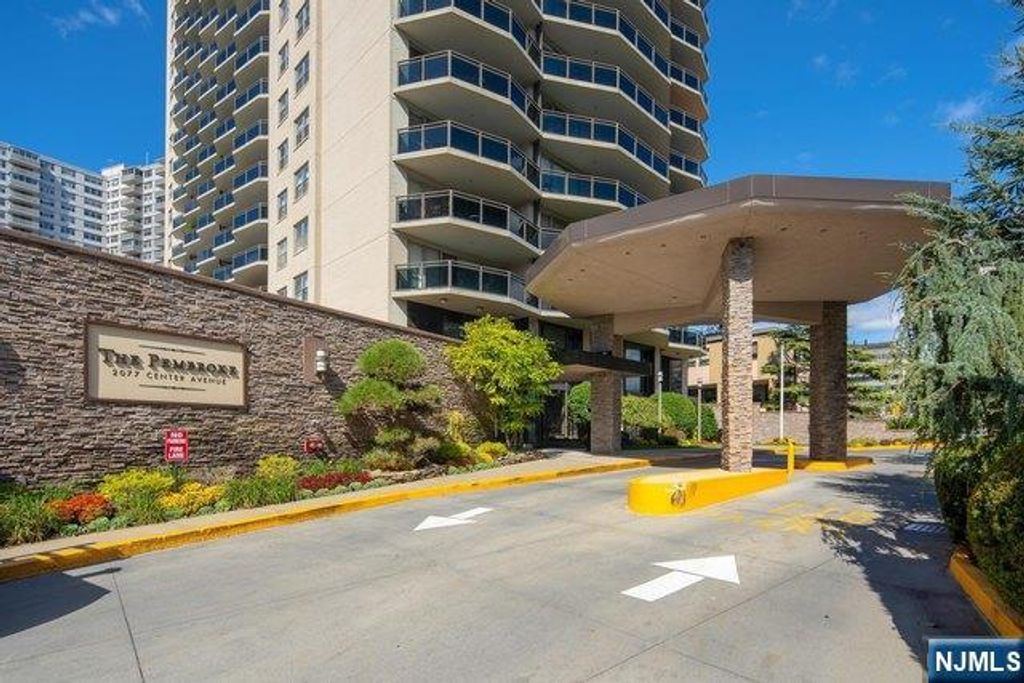 Photo of 2077 Center Avenue #20F, Fort Lee, NJ 07024 (MLS # 25037182)