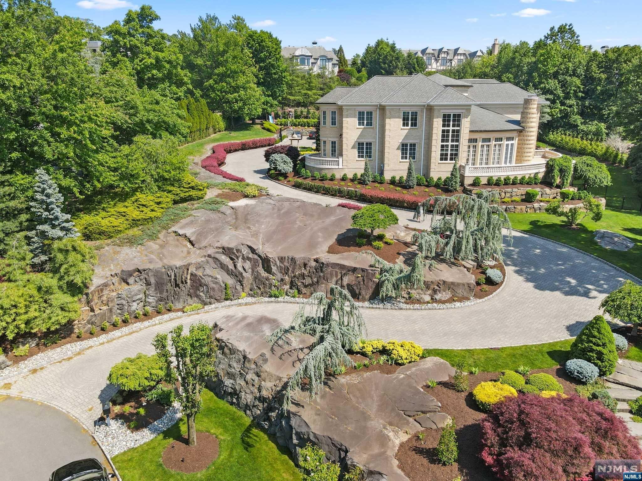 Property for Sale at 10 E Hill Court, Cresskill, New Jersey - Bedrooms: 7 
Bathrooms: 9 
Rooms: 15  - $6,500,000