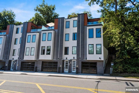 Photo of 367 Park Avenue, Weehawken, NJ 07086 (MLS # 26033526)