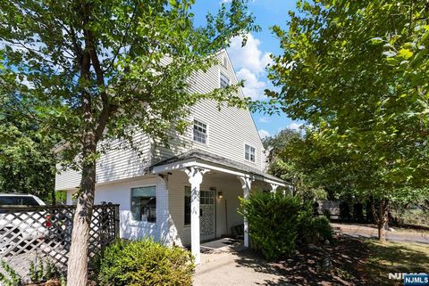 243 Main Street New Milford NJ 07646