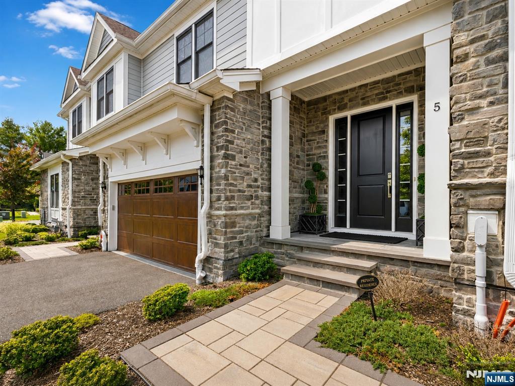 5 St Andrews Circle
