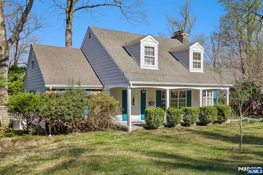 Photo of 162 Anderson Avenue, Closter, NJ 07624 (MLS # 26013003)