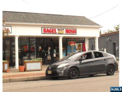 187 Rivervale Road River Vale NJ 07675