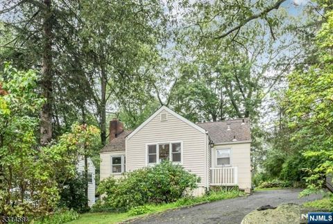 Photo of 41 Bellot Rd, Ringwood, NJ 07456 (MLS # 26002724)