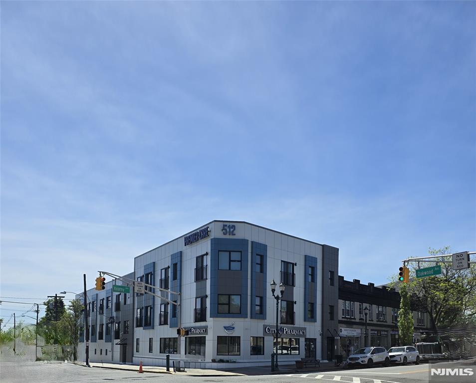 Rental Property at 512 Kearny Ave 2C, Kearny, New Jersey - Bedrooms: 2 
Bathrooms: 2 
Rooms: 4  - $2,900 MO.