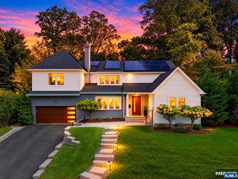 Photo of 533 Ridgeland Terrace, Leonia, NJ 07605 (MLS # 26036754)