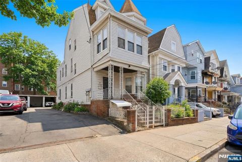 305 Clifton Avenue Newark NJ 07104