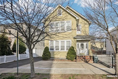 Photo of 105 Livingston Ave #1, Lyndhurst, NJ 07071 (MLS # 26009311)