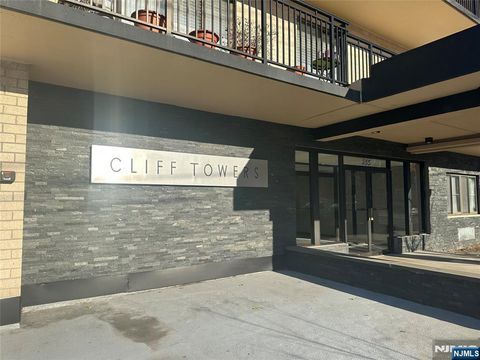 Photo of 233 12th St #2B, Palisades Park, NJ 07650 (MLS # 26007708)