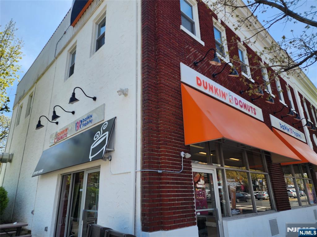 353 Broad Avenue 2nd Floor