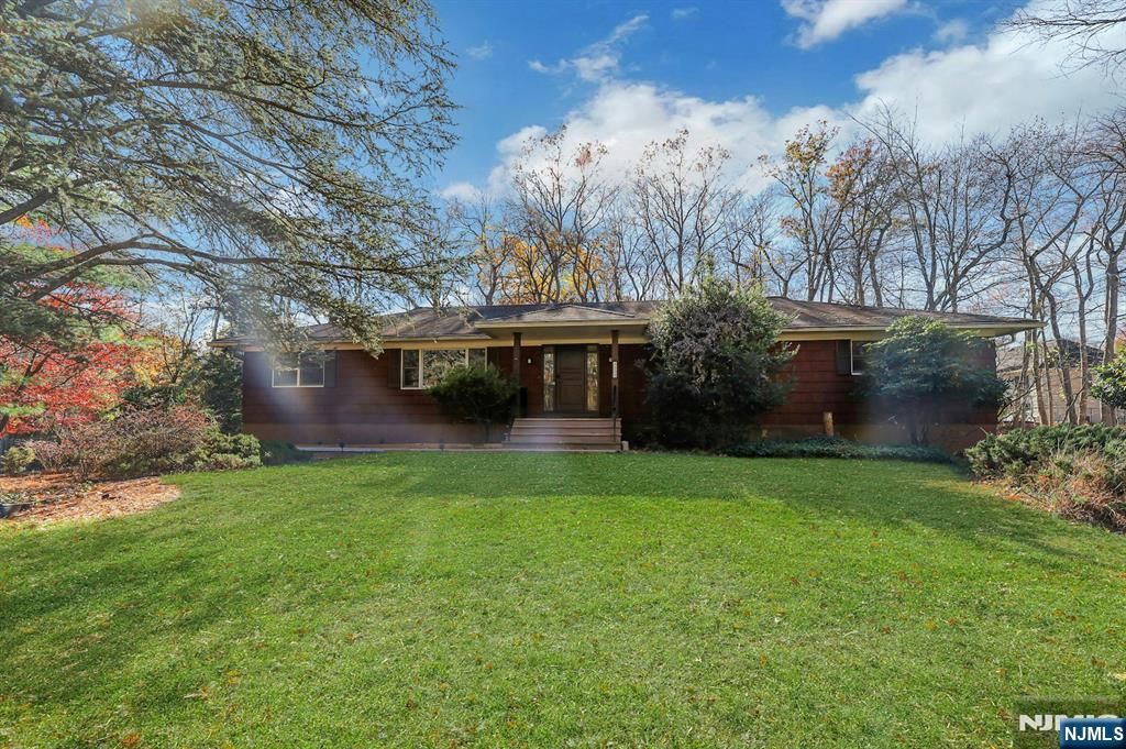 Photo of 609 Echo Glen Avenue, River Vale, NJ 07675 (MLS # 26002656)