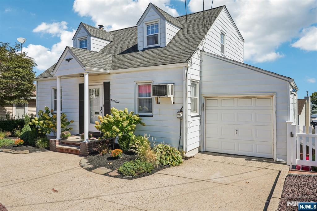 38 Hackensack Street