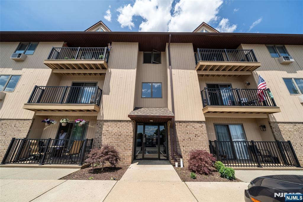Property for Sale at 651 Riverside Avenue B17, Lyndhurst, New Jersey - Bedrooms: 2 
Bathrooms: 2  - $379,900