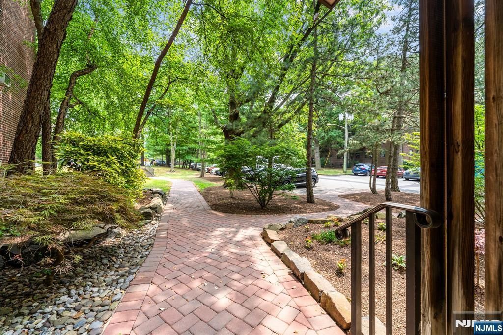 Photo of 3071 Edwin Avenue #3E, Fort Lee, NJ 07024 (MLS # 25043996)