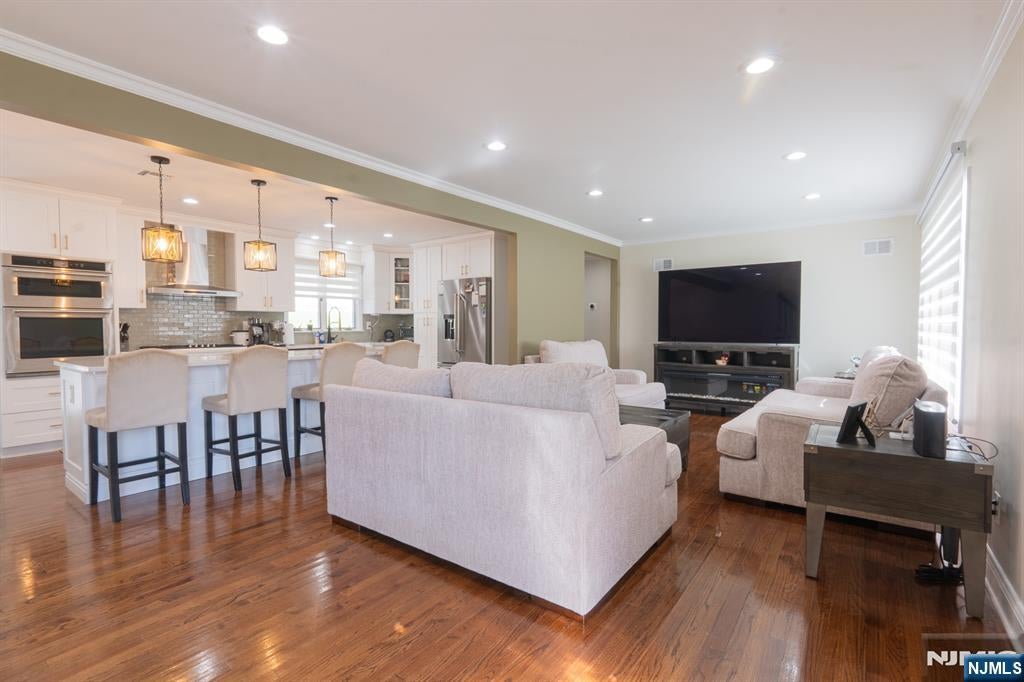 10 Evelyn Terrace