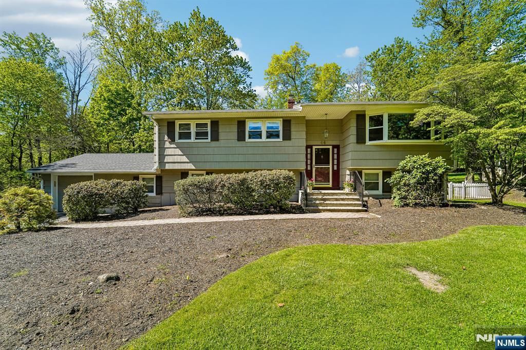 Photo of 44 Brookwood Drive, Mahwah, NJ 07430 (MLS # 26014636)